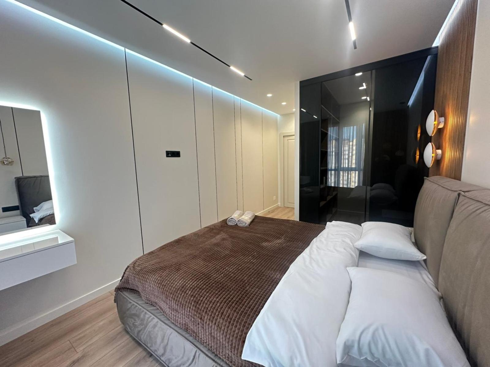 Privat Exfactor 9 * Chişinău